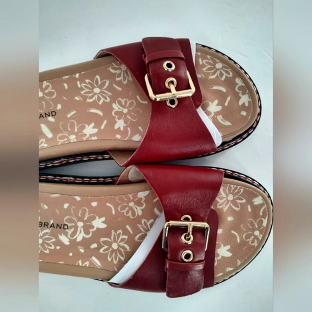 Lucky Brand step out
